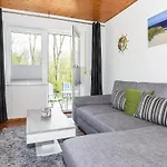 Geraeumige Mit Terrasse In
