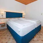 Appartamento Geraeumige Mit Terrasse In *