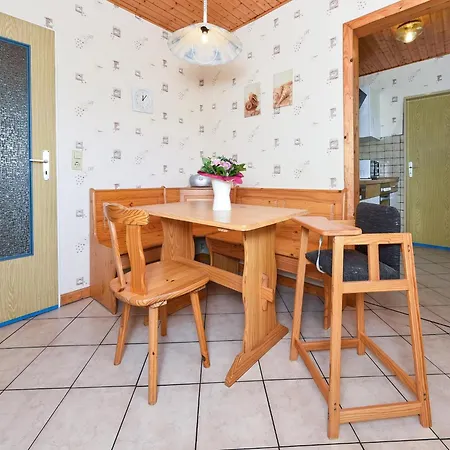 Geraeumige Mit Terrasse In Apartment *