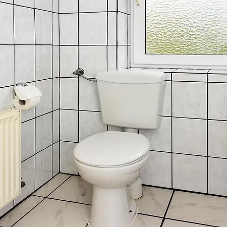 Geraeumige Mit Terrasse In Bensersiel
