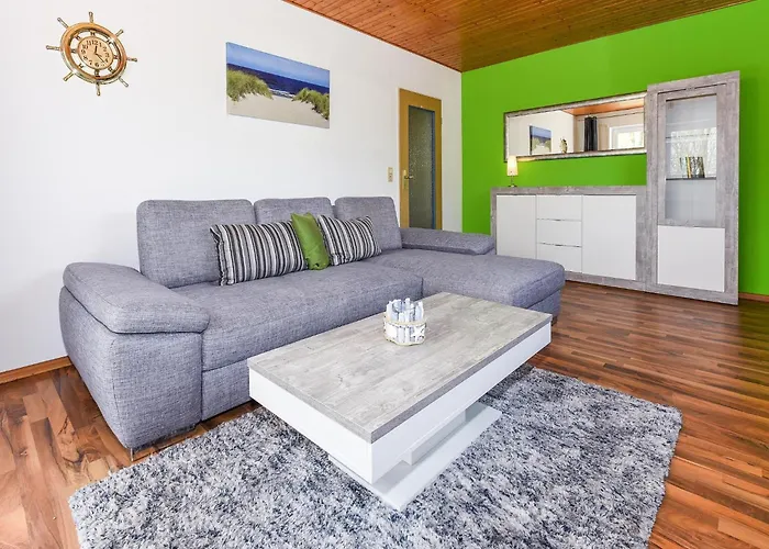 Geraeumige Mit Terrasse In