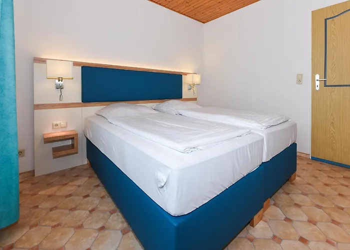 Apartment Geraeumige Mit Terrasse In *
