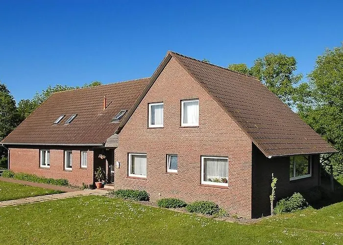Apartment Geraeumige Mit Terrasse In *