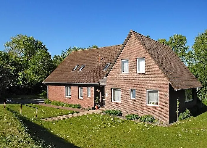 Geraeumige Mit Terrasse In Apartment Bensersiel